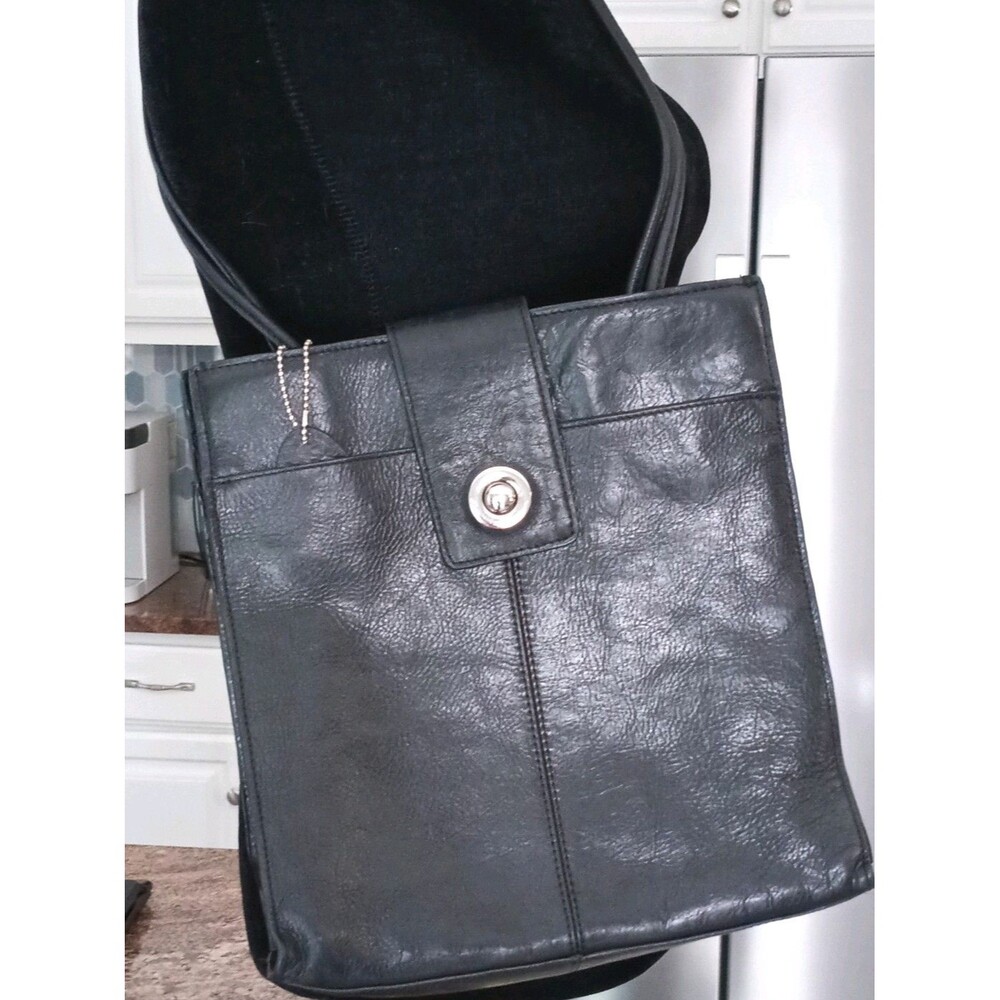 Pelle Studio Black Pebbled Shoulder Bag  Pockets Silver Hardware